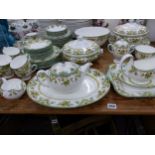 A WEDGWOOD TAMARISK PATTERN PART TEA AND DINNER SERVICE.