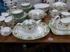 A WEDGWOOD TAMARISK PATTERN PART TEA AND DINNER SERVICE.