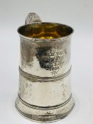 A GEORGIAN SILVER HALLMARKED (MARKS RUBBED) PRESENTATION GILDED INNER TANKARD. ENGRAVED S.H.Y.C