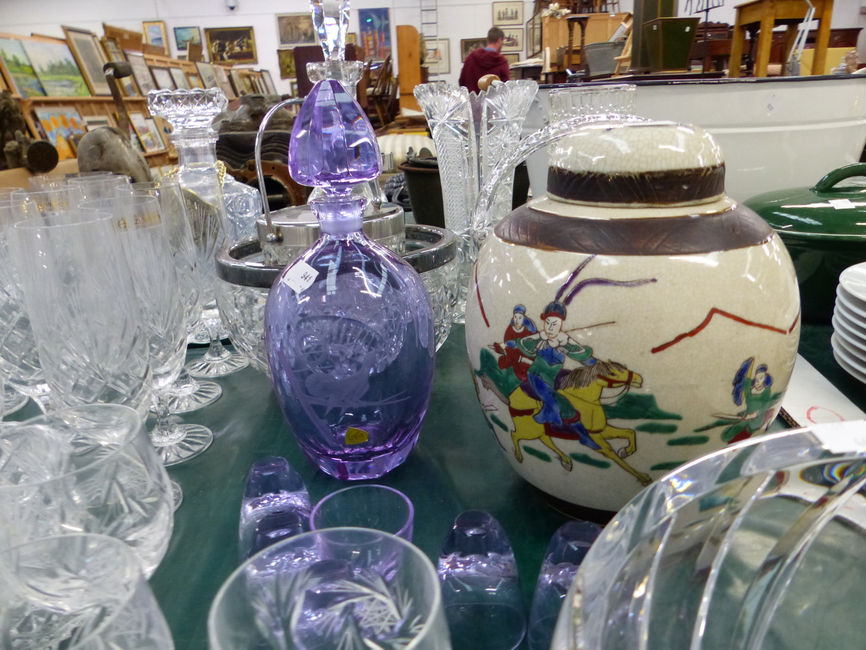 A QUANTITY OF VARIOUS GLASSWARE'S INCLUDING DECANTERS, VASES, BOWLS, AND A POTTERY ORIENTAL GINGER - Image 2 of 5