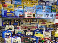 A LARGE QUANTITY OF BOXED AND OTHER TOY VEHICLES TO INCLUDE LLEDO, CORGI, MATCHBOX, OXFORD DIE-