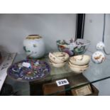 A QUANTITY ORIENTAL WARE TO INCLUDE SATSUMA SAKI BOWLS A SMALL GINGER JAR AND A SMALL DOUBLE GOURD