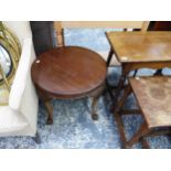 A SMALL MAHOGANY LOW SIDE TABLE TOGETHER WITH TWO OAK OCCASIONAL TABLES AND A ROUND MAHOGANY