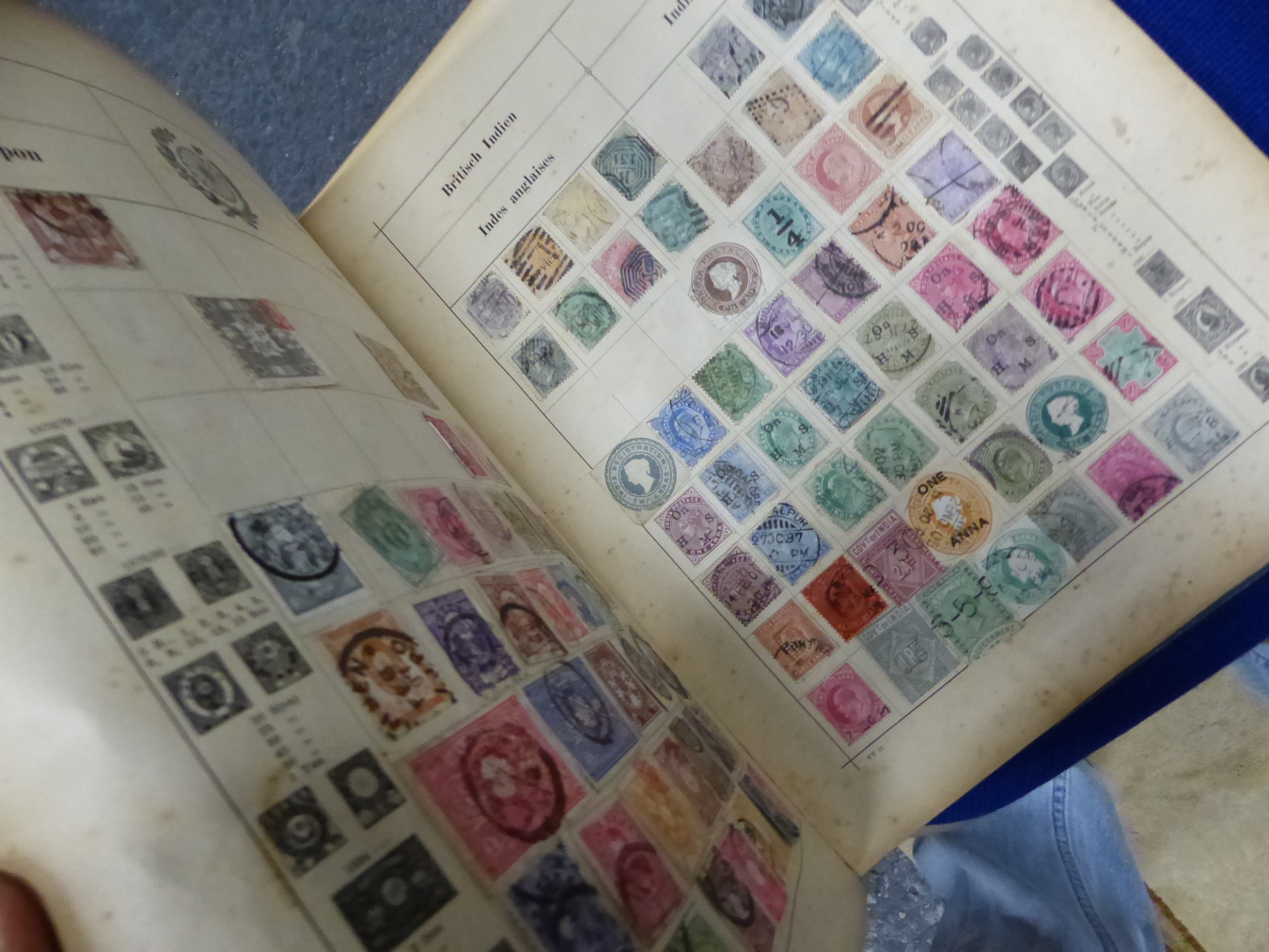 FOUR ALBUMS OF MID 19th TO MID 20th C. WORLD POSTAGE STAMPS - Image 31 of 34