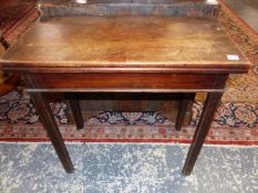 A GEORGE III MAHOGANY TEA TABLE, THE RECTANGULAR TOP OPENING ON SINGLE GATE ABOVE CHANNELLED