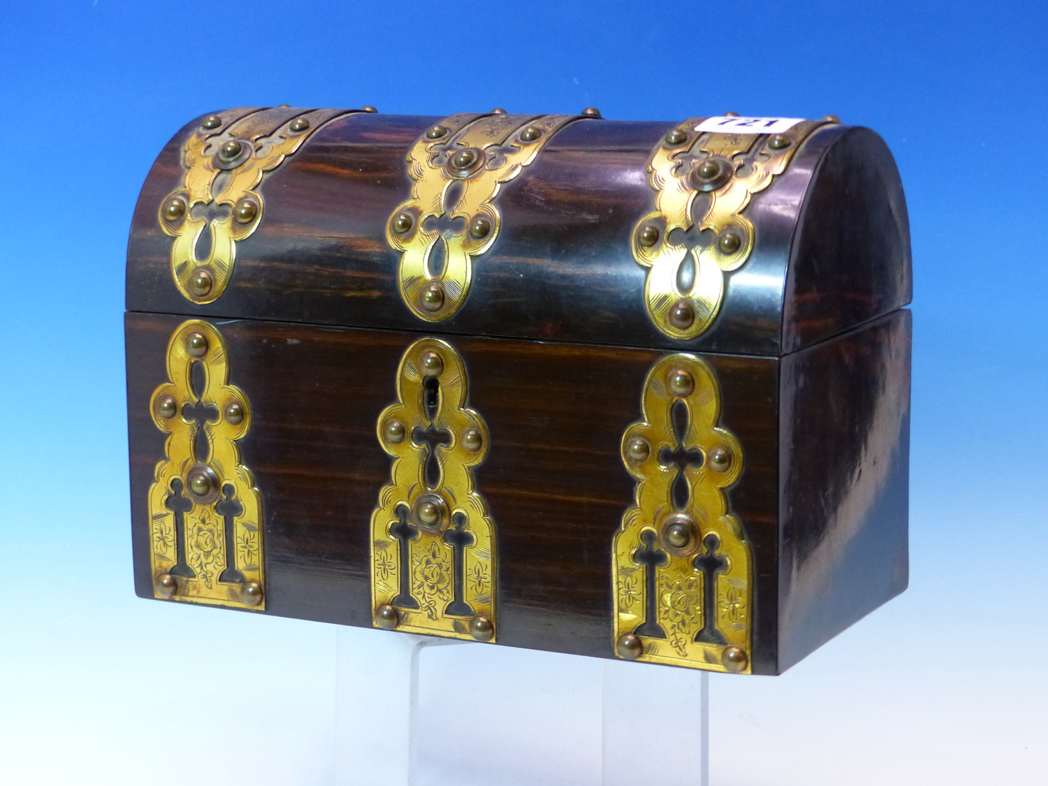 A VICTORIAN BRASS MOUNTED CALAMANDER WOOD BOX WITH HINGED ROUND ARCHED LID. W 24cms.