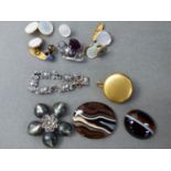 LOOSE AGATES INTERESTING SILVER LINKS, CUFFLINKS, ENAMEL DRESS STUD ETC