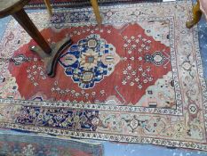 AN ANTIQUE TURKISH RUG, 194 x 128cms