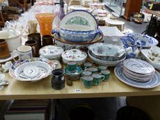 VARIOUS CHINA DECORATIVE WARES TO INCLUDE BLUE AND WHITE MINTONS, ROYAL WORCESTER, EKEBY, COSE BELLE