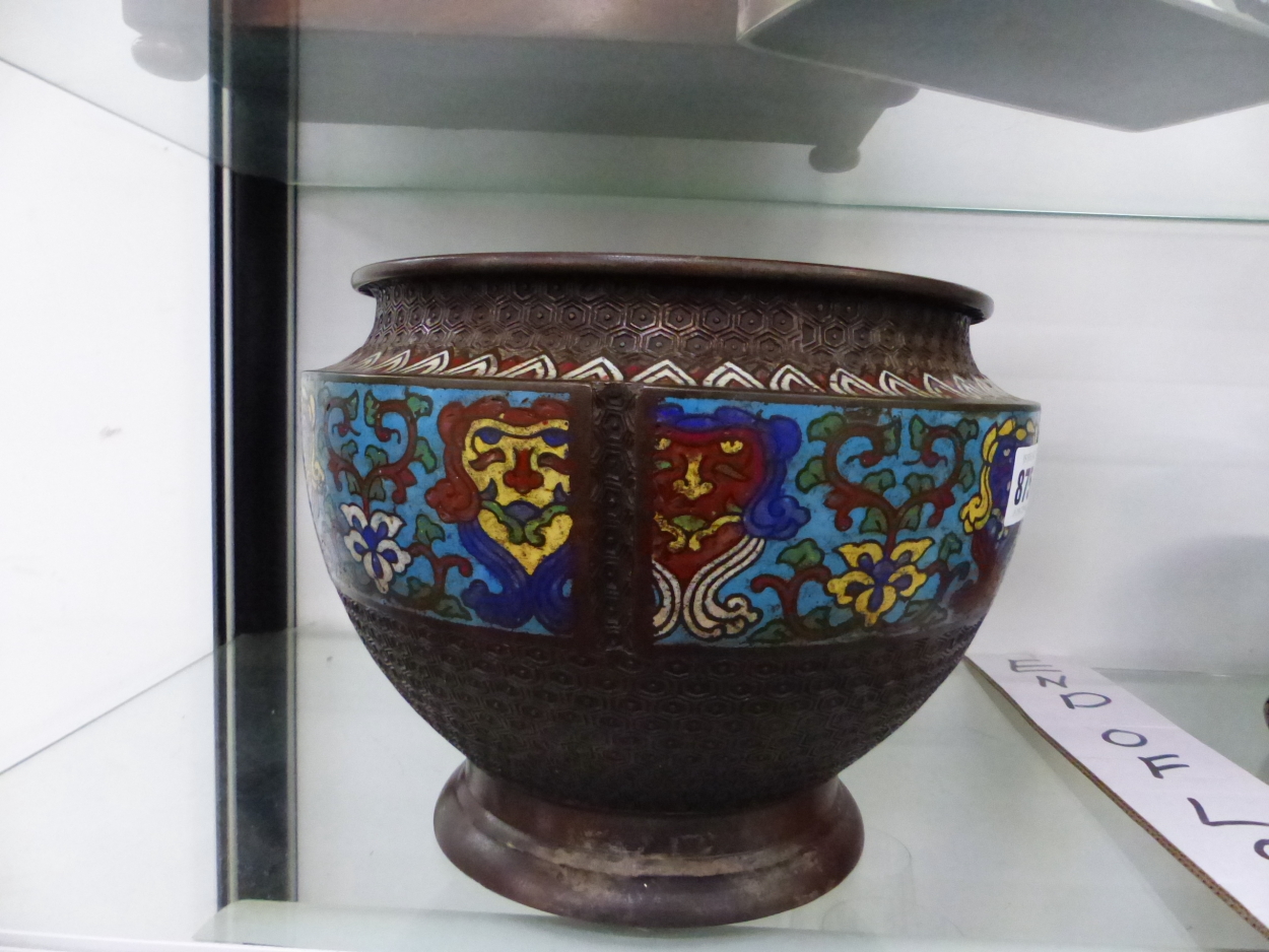 AN ORIENTAL BRONZE AND ENAMEL PLANTER. - Image 2 of 9