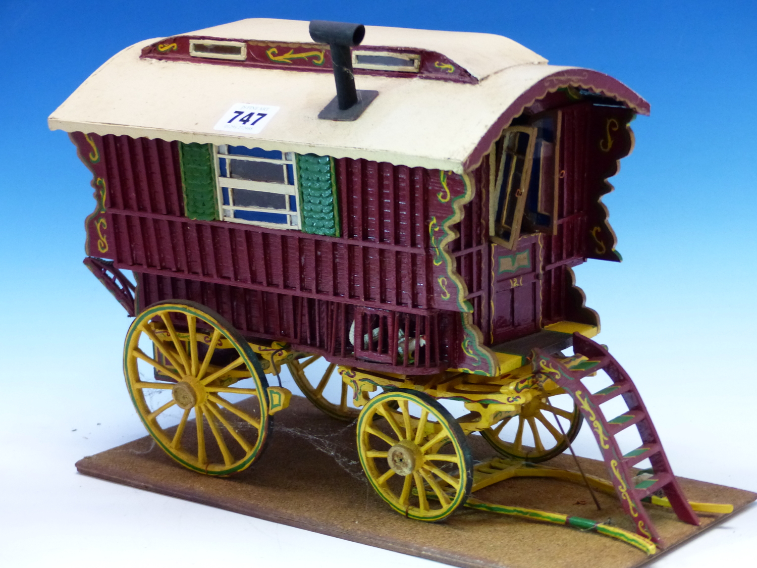 A SCRATCH BUILT SCALE MODEL OF A ROMANY GYPSY TRAVELLERS WAGON / VARDO. 35cms. - Image 2 of 5