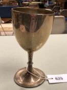 A HALLMARKED VICTORIAN SILVER GOBLET DATED 1877 BIRMINGHAM FOR ELKINGTON AND CO. HEIGHT 19cms .