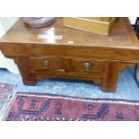 AN ORIENTAL HARDWOOD LOW TABLE WITH TWO DRAWERS.