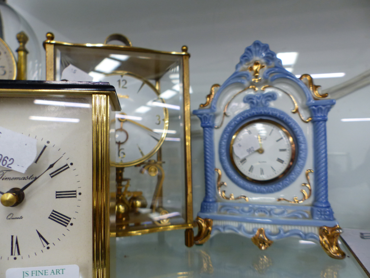 SIX MANTEL AND ANNIVERSARY CLOCKS - Image 3 of 4