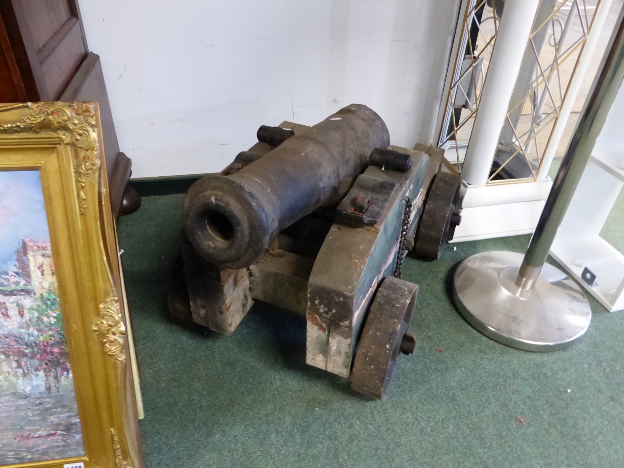 A PAIR OF ANTIQUE CANNONS ON WOODEN CARRIAGES, THE BARRELS. W 72cms. THE BARREL MOUTH. Dia. 5.5cms. - Image 5 of 8