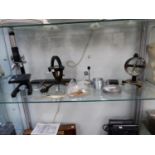 A GROUP OF ANTIQUE AND VINTAGE SCIENTIFIC APPARATUS TO INCLUDE A DIP NEEDLE BY PHILIP HARRIS, A