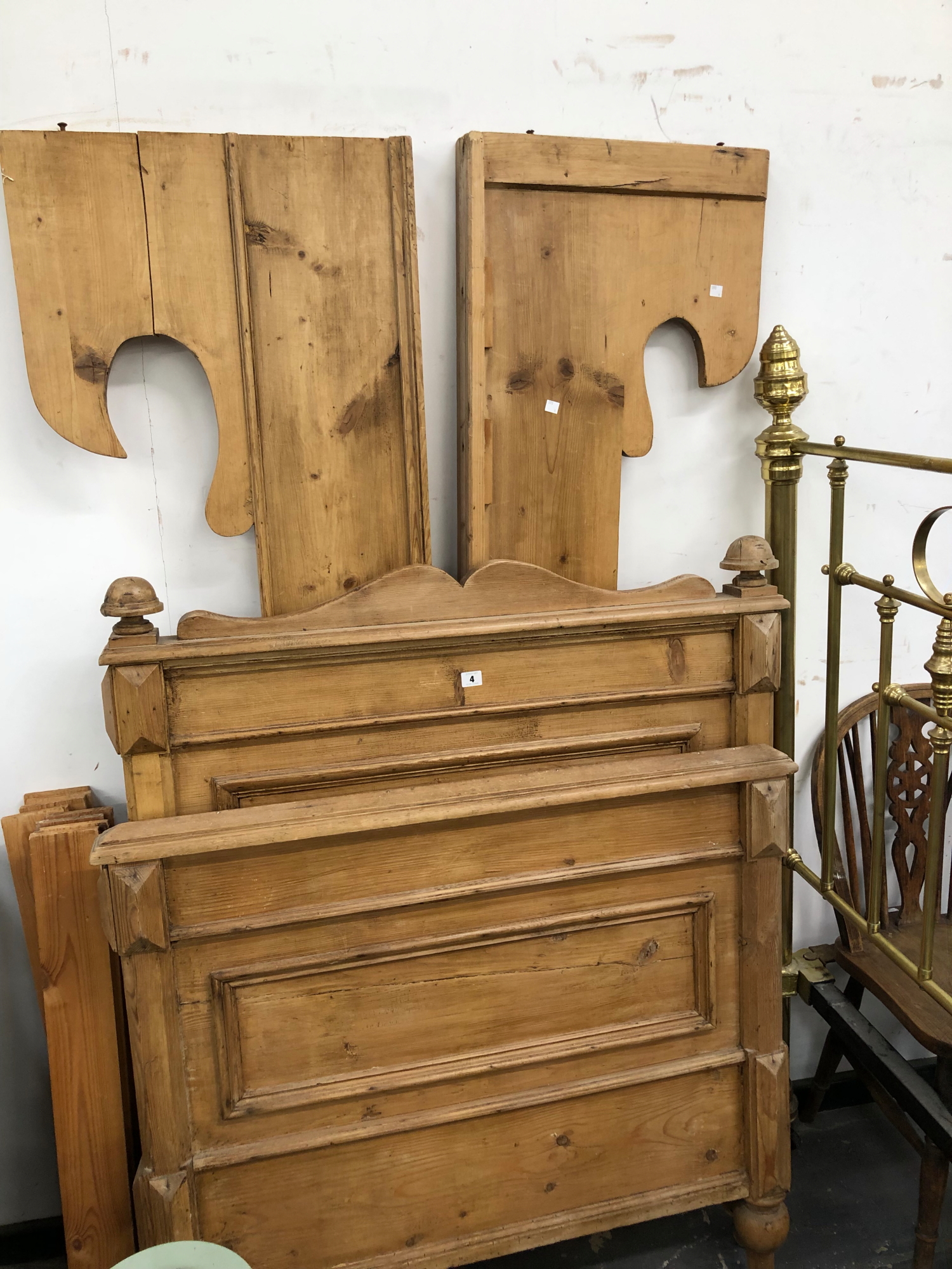 A PINE SINGLE SLEIGH BED.