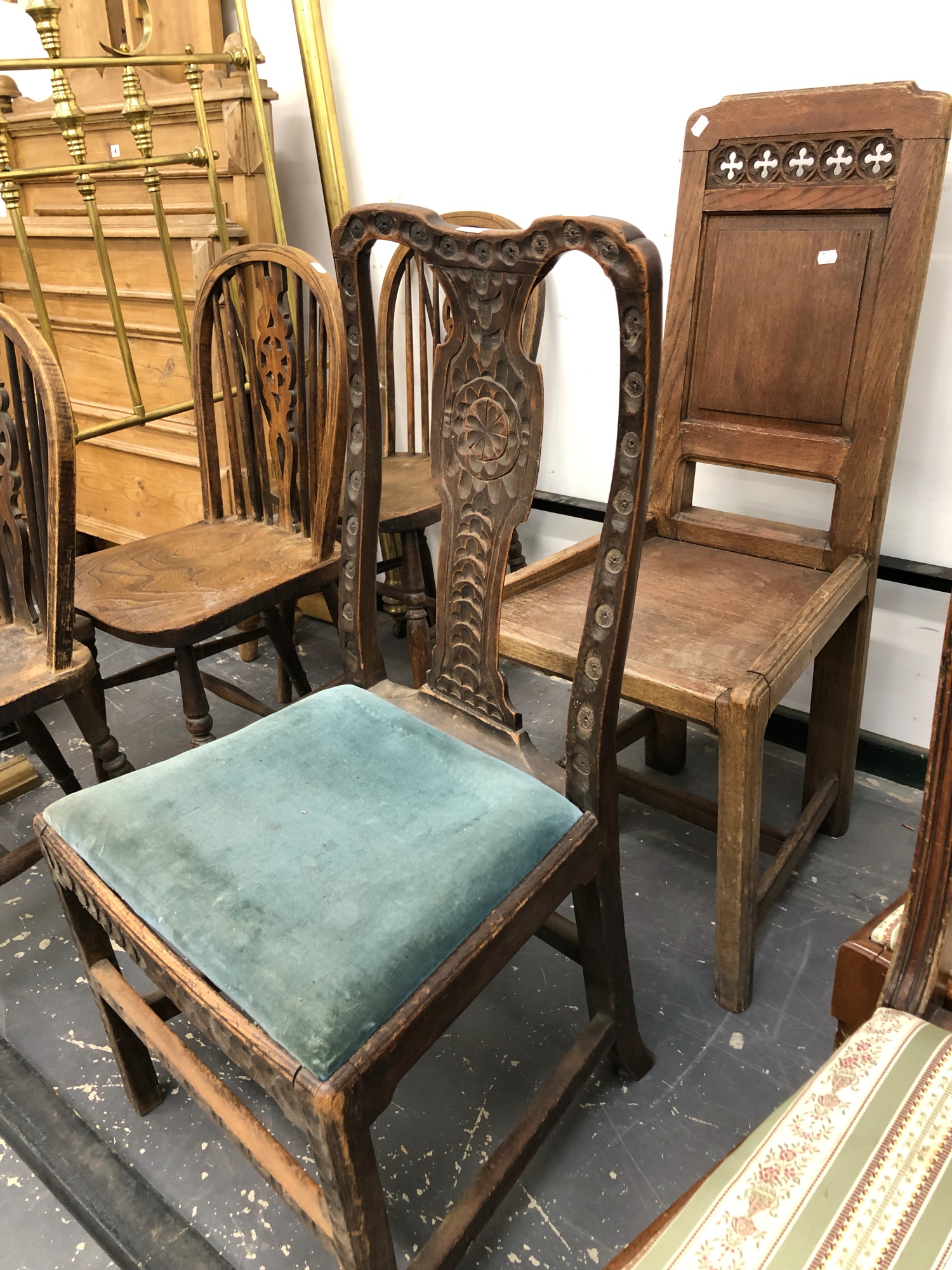 AN ANTIQUE GOTHIC OAK PANEL BACK HALL CHAIR, A GEORGIAN CARVED BACK CHAIR, THREE REGENCY SIDE - Image 3 of 4