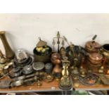 A LARGE QUANTITY OF VINTAGE AND LATER COPPER, BRASS AND METAL WARES.