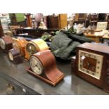 SIX VARIOUS MANTLE CLOCKS TO INCLUDE A BAKELITE INGERSOLL DUO, ART DECO EXAMPLES ETC.