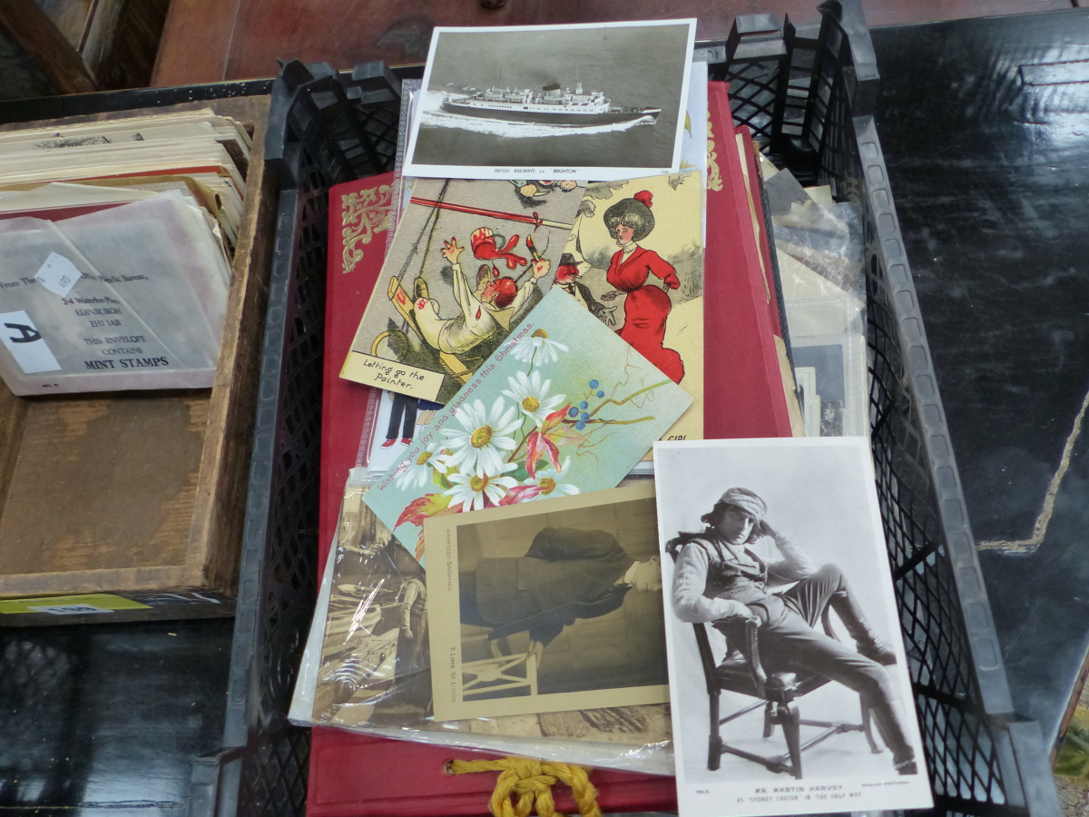 A COLLECTION OF EPHEMERA INCLUDING PHOTO ALBUMS, POSTCARDS, COLLECTORS REFERENCE BOOKS ETC. - Image 2 of 3