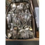 A QUANTITY OF VARIOUS SILVER PLATED WARES AND CUTLERY