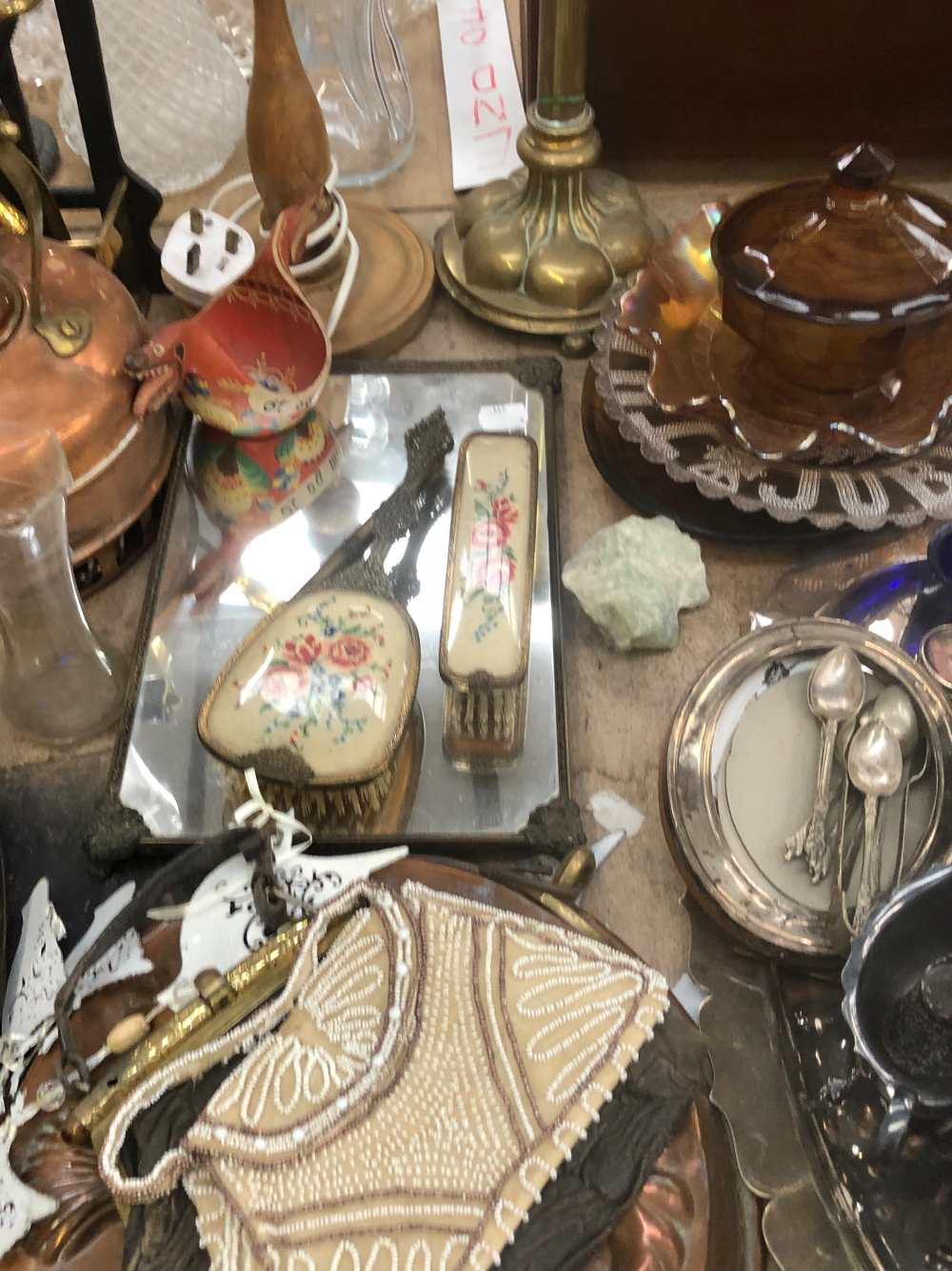 A VICTORIAN OIL LAMP, CANDLESTICKS, PLATED AND OTHER METAL WARES, A LETTER RACK, GLASSWARES ETC. - Image 3 of 5