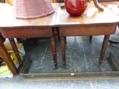 A GEORGE III MAHOGANY DINING TABLE WITH APRONS TO THE ROUNDED RECTANGULAR ENDS ON RING TURNED