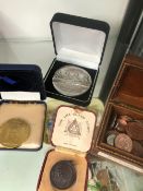 A QUANTITY OF COINS AND BANKNOTES, SPORTING MEDALLIONS ETC.