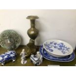 VARIOUS DECORATIVE CHINA WARES AND BRASS ORNAMENTS.