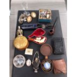 A COLLECTION OF VINTAGE JEWELLERY AND COLLECTABLE'S TO INCLUDE SILVER JEWELLERY, A MEERCHAUM PIPE