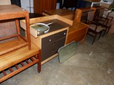 A COLLECTION OF VARIOUS MID CENTURY AND RETRO FURNITURE.