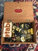 A VINTAGE MECCANO BOX KIT NUMBER 8 WITH PARTIAL CONTENTS, OTHER LOOSE MECCANO ETC.