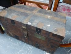 AN IRON BOUND OAK SILVER CHEST WITH BAIZE LINED COMPARTMENTAL INTERIOR