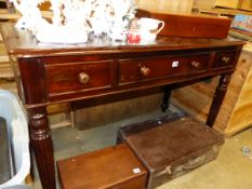 A VICTORIAN STYLE MAHOGANY WRITING TABLE.