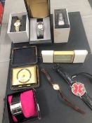 A COLLECTION OF VARIOUS WRIST WATCHES AND JEWELLERY AND A CLOCK, TO INCLUDE CASIO F/30 ORIS, SEIKO