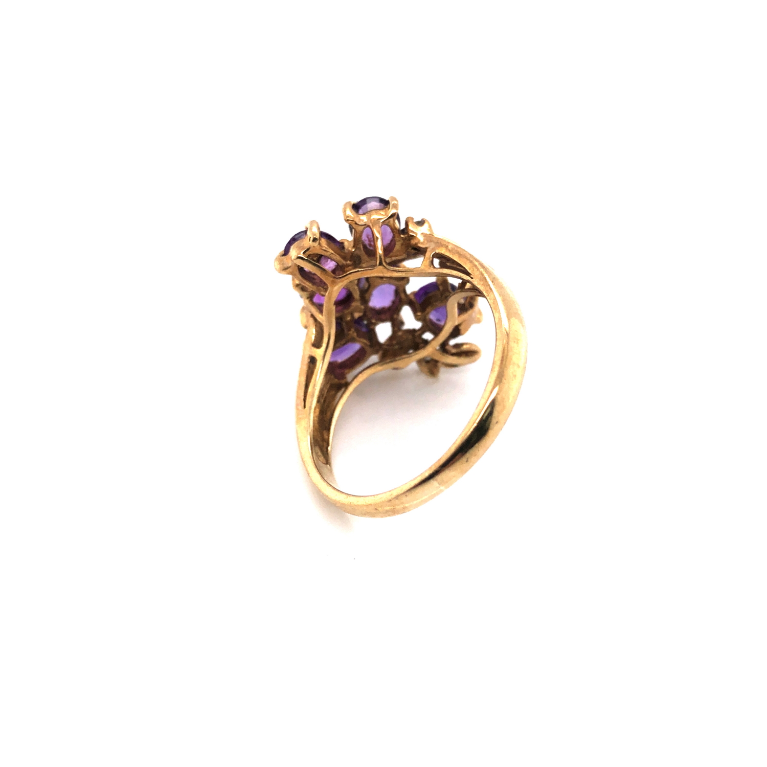 A VINTAGE HALLMARKED 9ct GOLD AMETHYST AND DIAMOND ASYMMETRIC FOLIATE DESIGN RING. DATED 1992, - Image 5 of 5