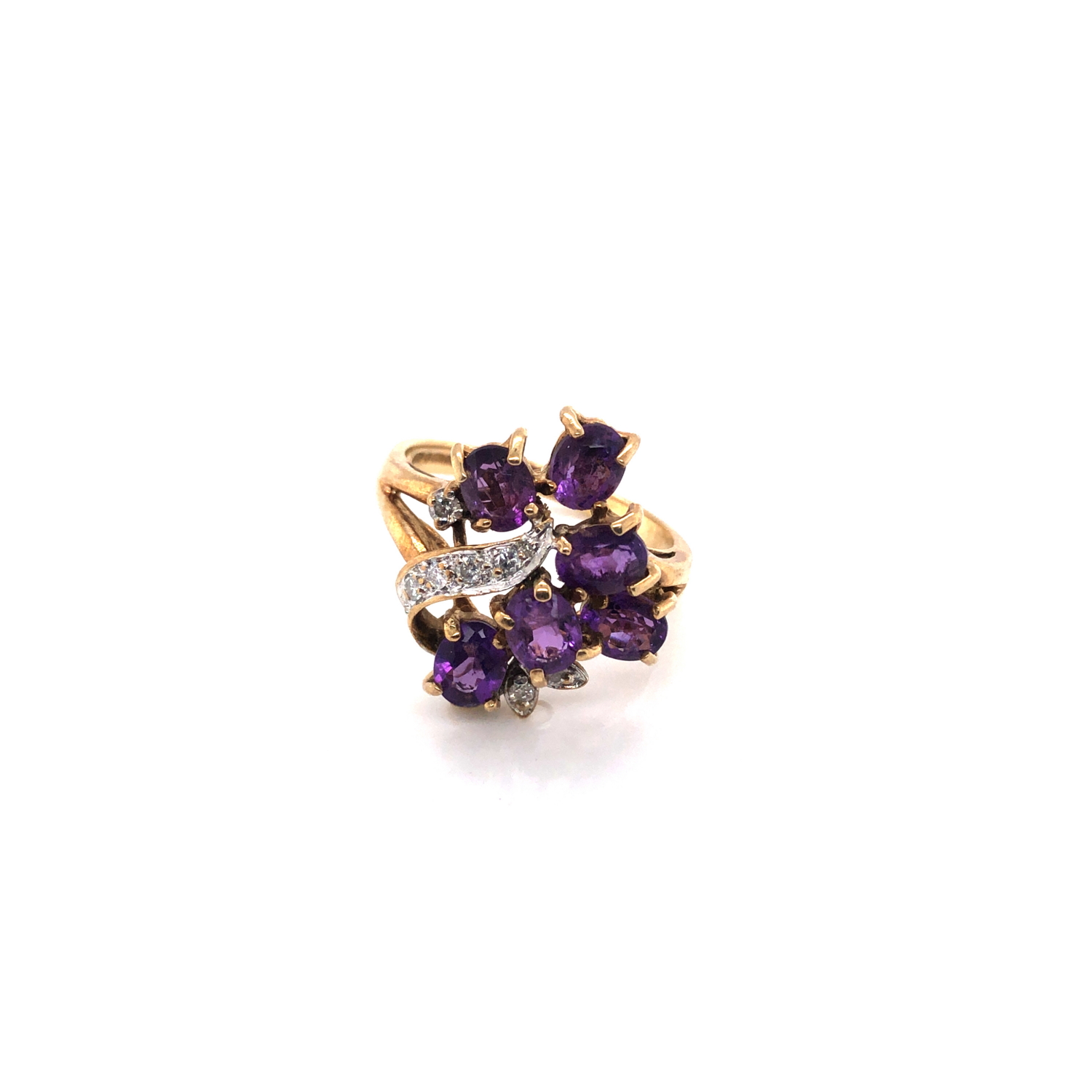 A VINTAGE HALLMARKED 9ct GOLD AMETHYST AND DIAMOND ASYMMETRIC FOLIATE DESIGN RING. DATED 1992, - Image 2 of 5