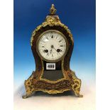 A LATE 19th C.BOULLE CASED CLOCK STRIKING ON A COILED ROD, THE CIRCULAR ENAMEL DIAL BELOW A