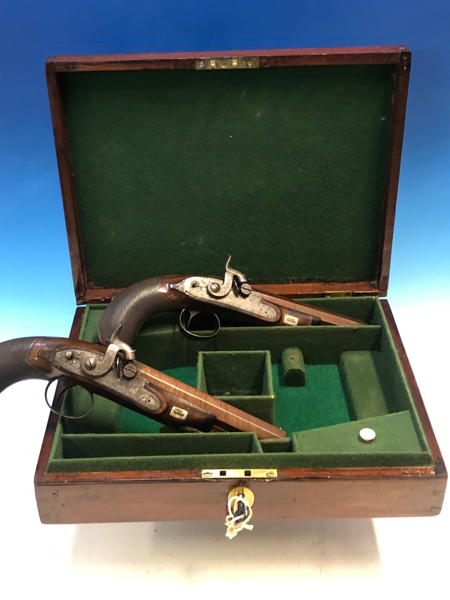 A CASED PAIR OF PERCUSSION CAP PISTOLS BY SYKES, RAMRODS BELOW THE BROWNED OCTAGONAL BARRELS. W - Image 10 of 16