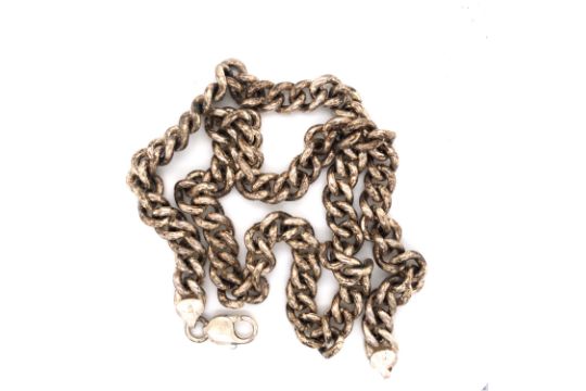 A HALLMARKED SILVER HEAVY CURB CHAIN. LENGTH 56cms, WEIGHT 113.55grms. - Image 3 of 3