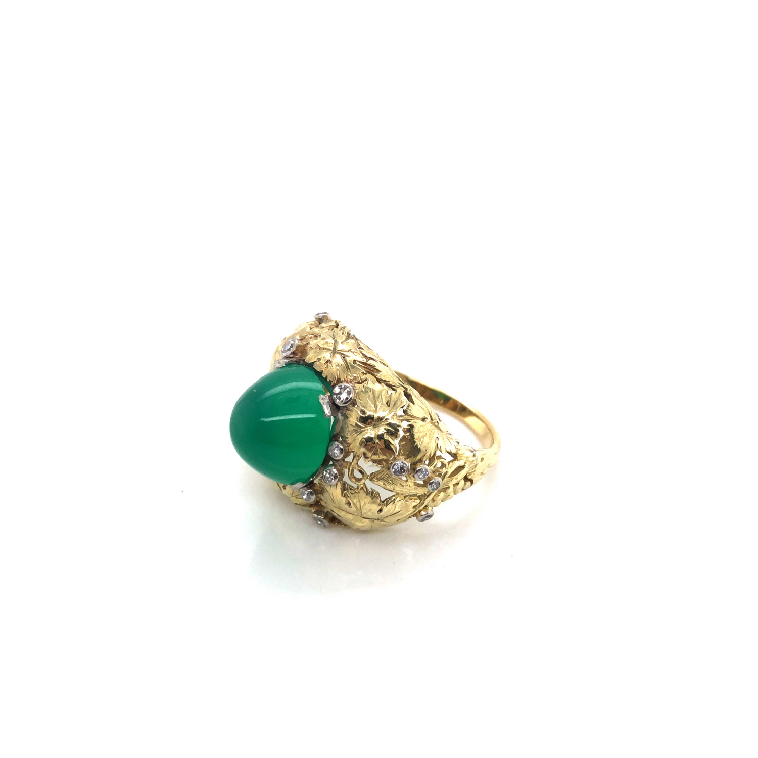 A CHRYSOPRASE DOMED CABOCHON AND ROUND BRILLIANT CUT DIAMOND FOLIATE BOMBE RING. THE CABOCHON APPROX - Image 4 of 5