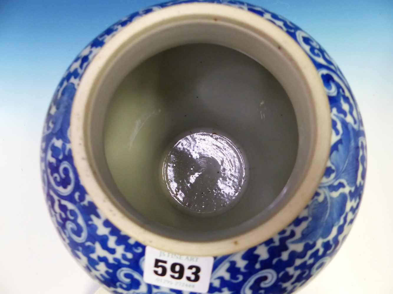 A CHINESE BLUE AND WHITE BALUSTER JAR AND COVER DECORATED OVERALL WITH SCROLLING LOTUS. H 30cms. - Image 5 of 6