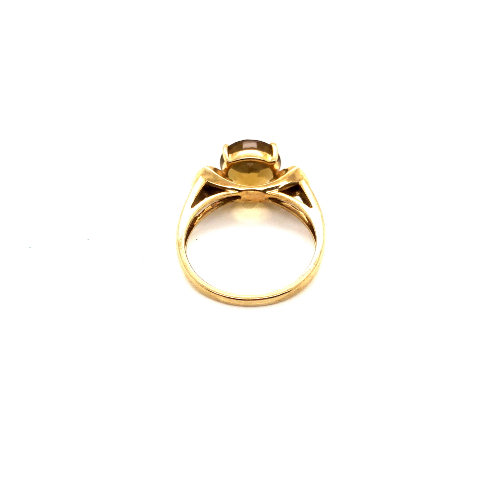A HALLMARKED 9ct YELLOW GOLD YELLOW QUARTZ DRESS RING. FINGER SIZE N. WEIGHT 3.41grms. - Image 3 of 3