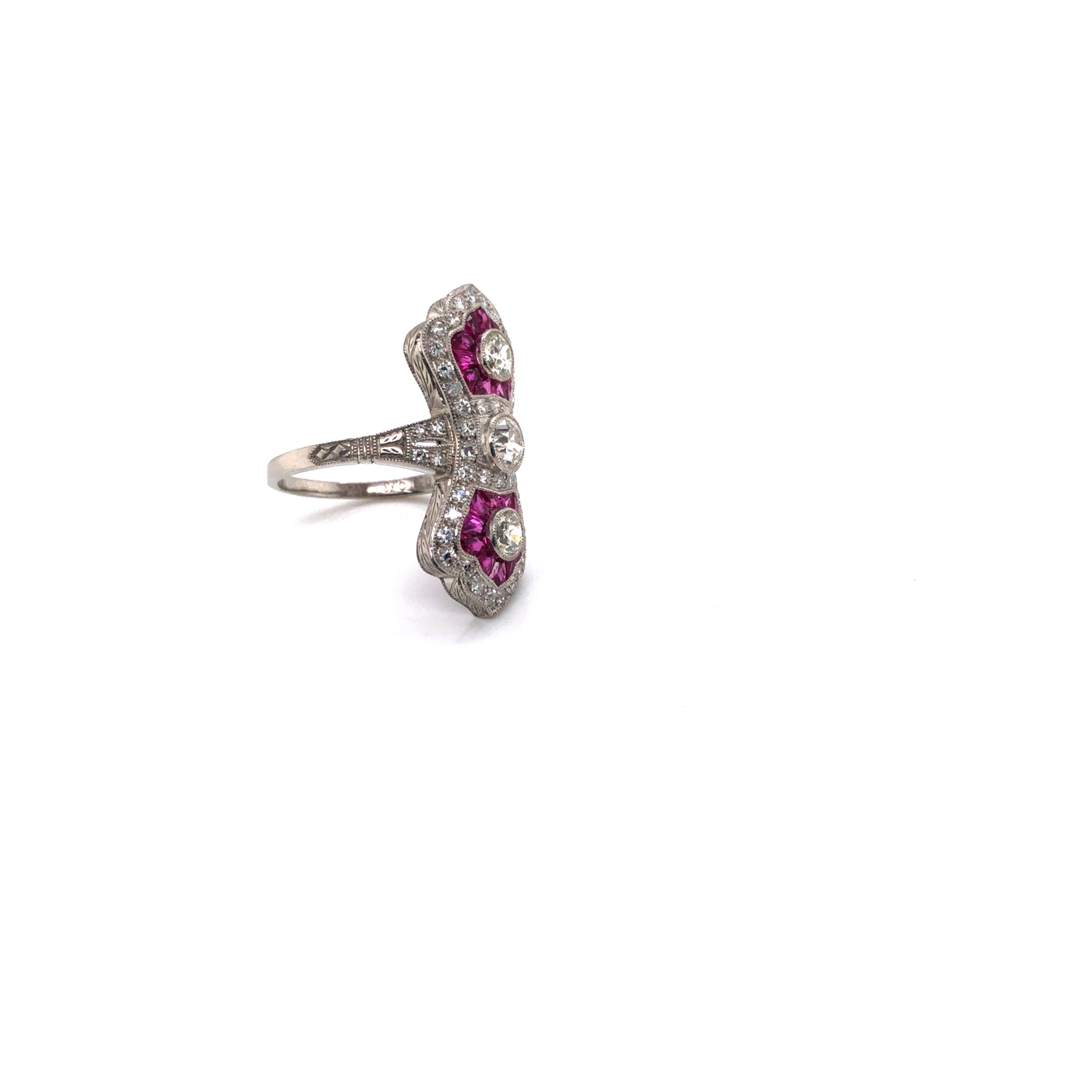 AN ART DECO STYLE RUBY AND DIAMOND COCKTAIL RING. THREE OLD CUT DIAMONDS SURROUNDED BY A FRAME OF - Image 7 of 10