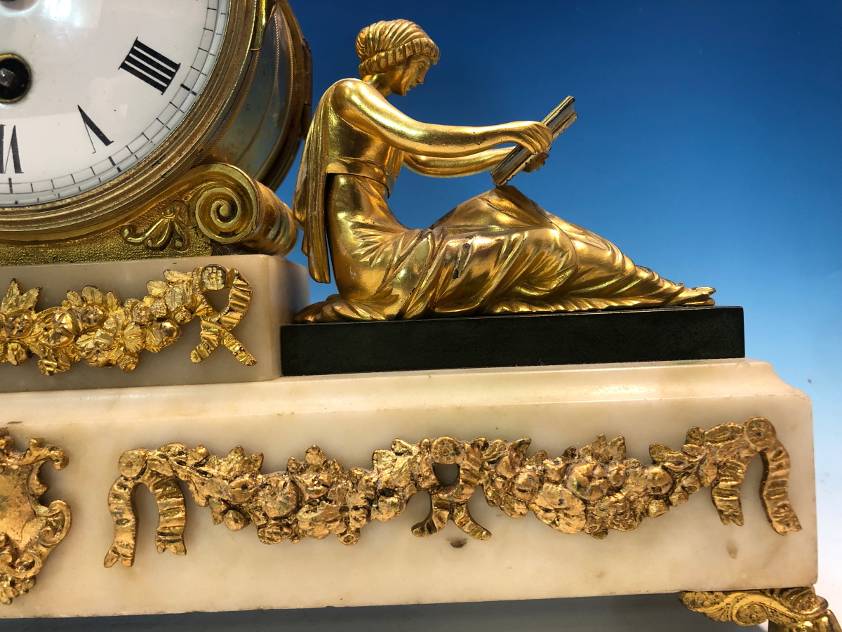 AN ORMOLU AND WHITE MARBLE TIMEPIECE BY JAPY FRERES, THE ENAMEL DIAL SURMOUNTED BY AN EAGLE AND - Image 3 of 9