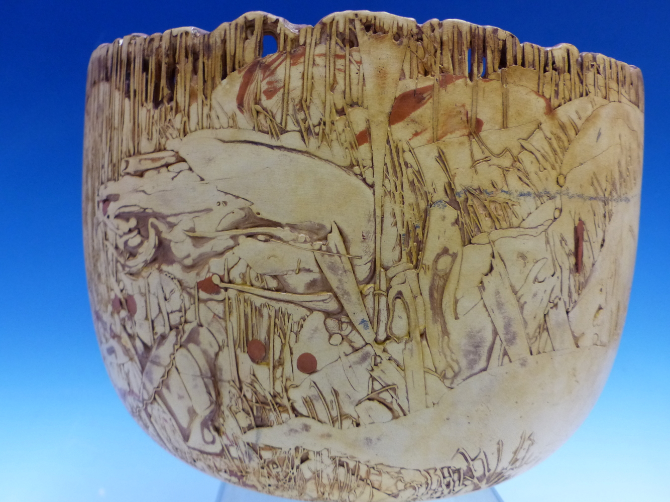 A STUDIO POTTERY BOWL BUILT OF DRIPS AND BLOCKS OF BEIGE SLIPS WITH TERRACOTTA RED INCLUSIONS, THE - Image 4 of 5