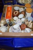 TRAY CONTAINING CERAMIC ITEMS INCLUDING TWO PORTMEIRION BOTANIC GARDEN JARS WITH WOODEN COVERS