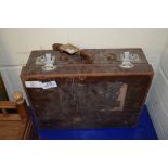 VINTAGE LEATHER SUITCASE