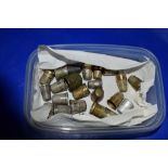 SMALL BOX CONTAINING QUANTITY OF SILVER METAL THIMBLES